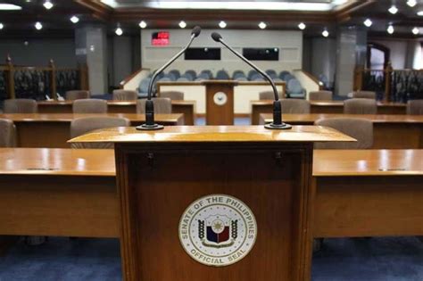 Palace: Execs in smuggling report deserve day in court.
